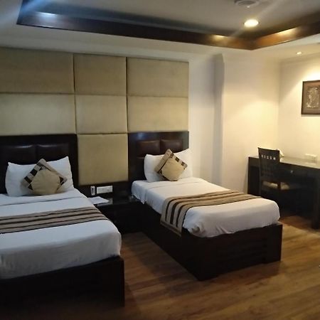 ניו דלהי Hotel Aaron Castle מראה חיצוני תמונה