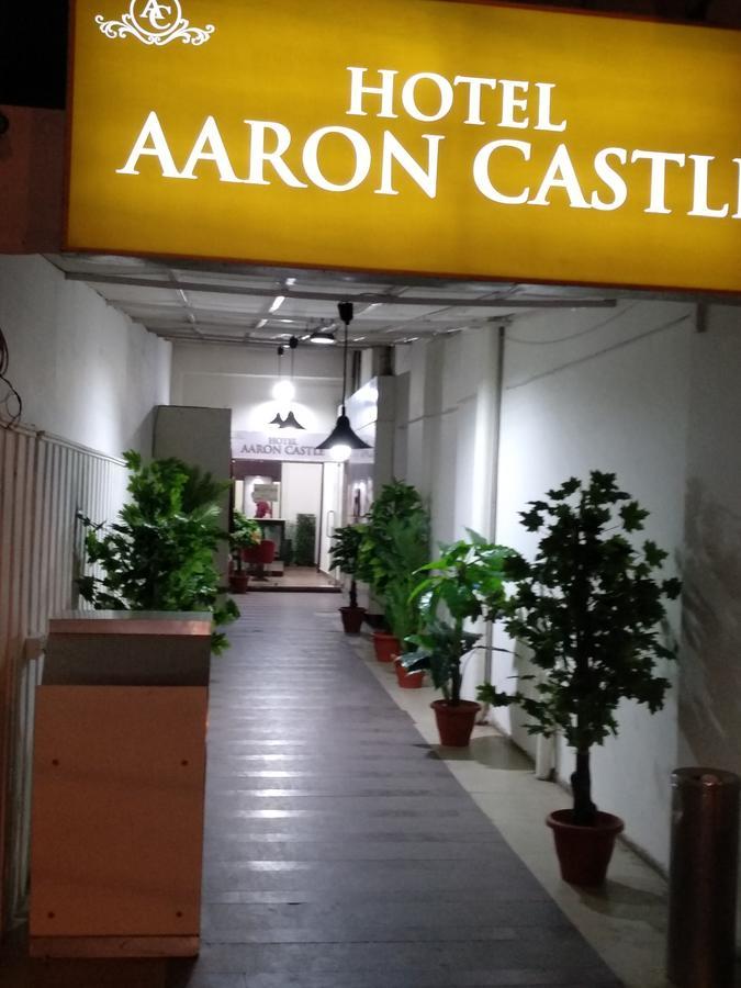 ניו דלהי Hotel Aaron Castle מראה חיצוני תמונה