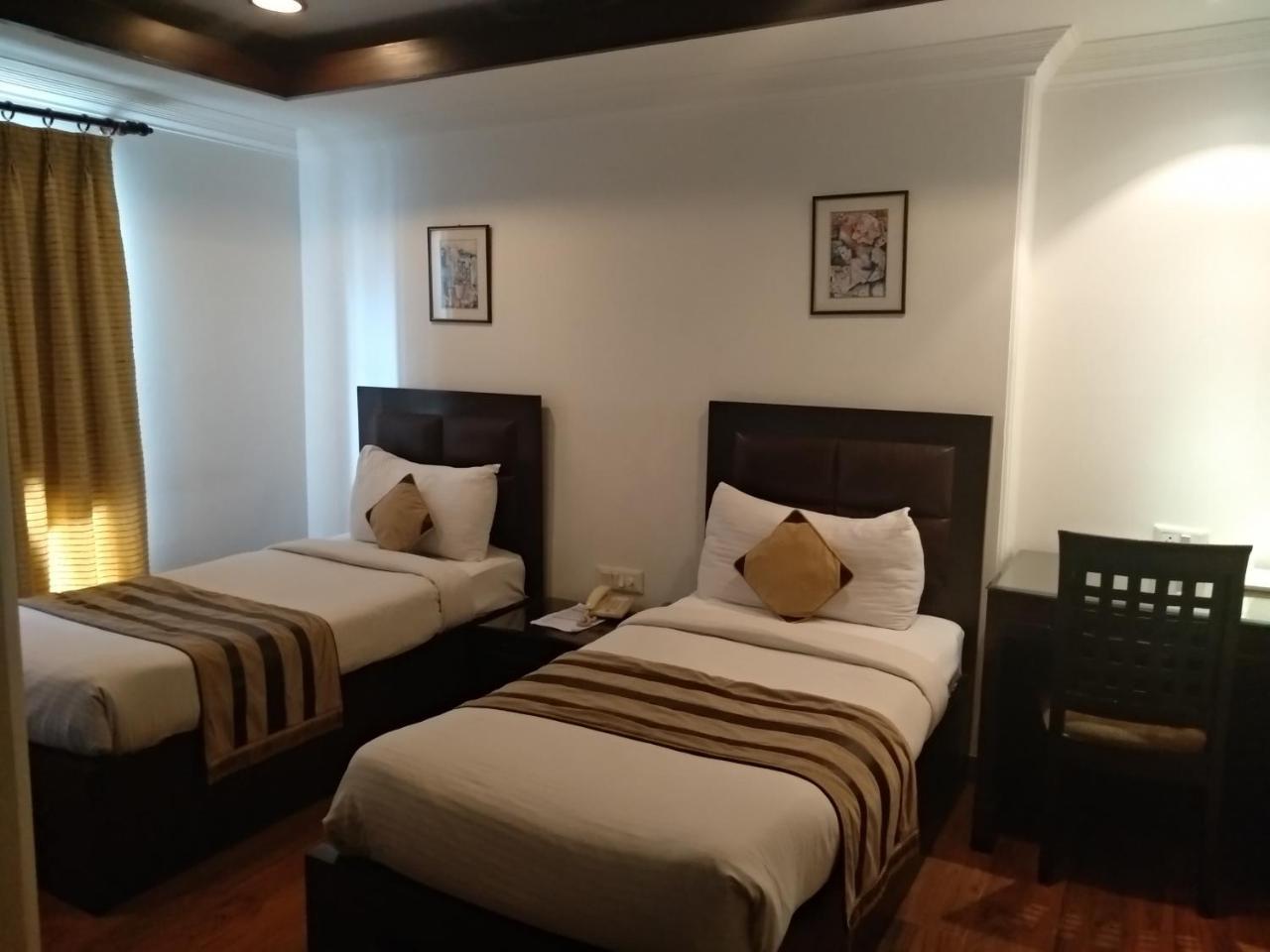 ניו דלהי Hotel Aaron Castle מראה חיצוני תמונה